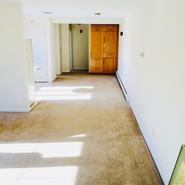 Dining Area unfurnished - 20 Sherman St