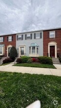 Building Photo - 4840 Chevy Chase Dr
