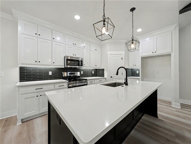 Building Photo - 18 Hillswick Dr