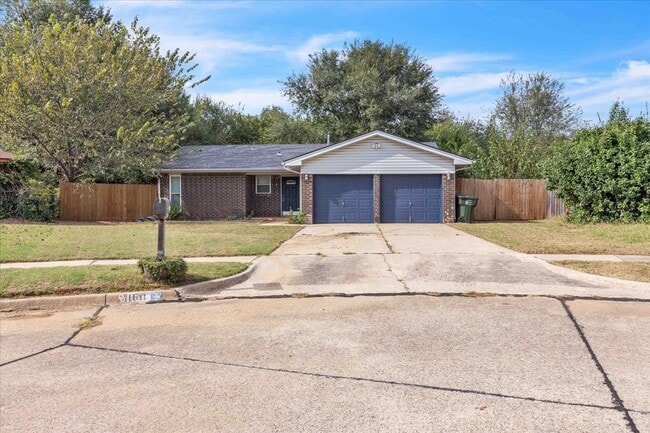 Building Photo - 1611 Briarcliff Ct