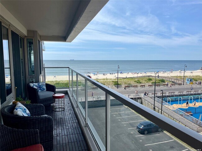 Foto del edificio - 170 W Broadway