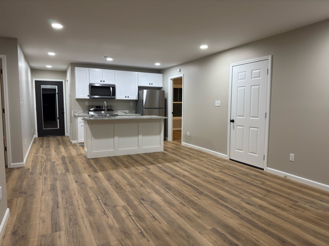 Main Area - 211 Cedar Cir