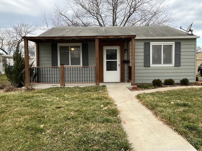 Building Photo - Molette Home in the heart of Moline.