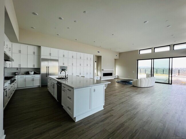 Building Photo - 5368 Summit Trail