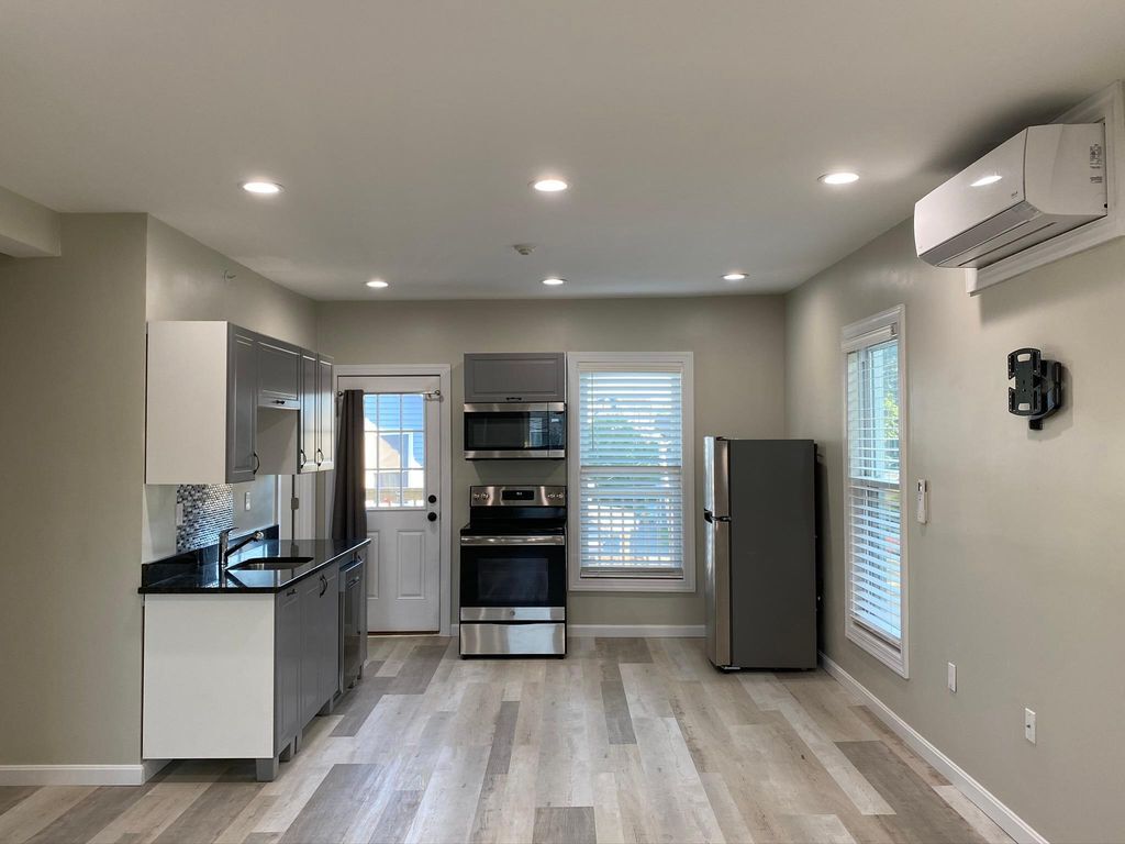 Foto principal - 49 2nd St