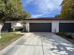 Building Photo - 3452 Pino Cir