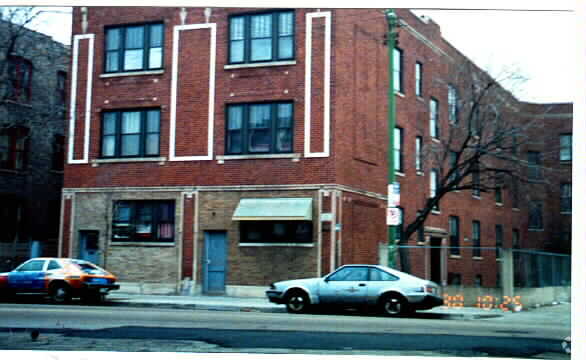 Primary Photo - 4905 N Clark St