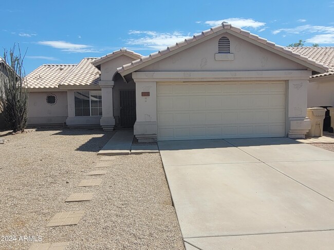 Foto del edificio - 6815 W Cherry Hills Dr
