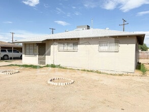 Building Photo - 7007 S 8th St