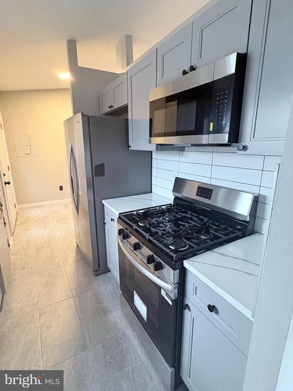 Foto del edificio - 390 Aldeberan Dr