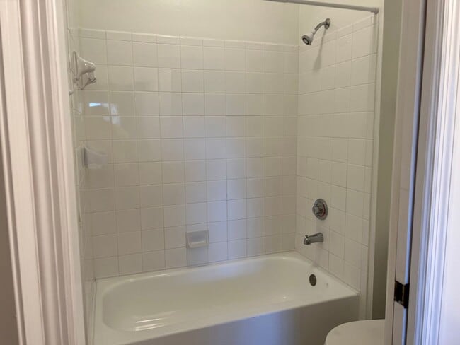 Building Photo - Spacious 2/2 in The Links at Haile #u131