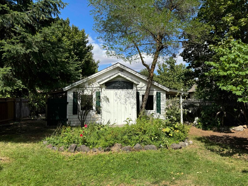 Primary Photo - 8713 E Sinto Ave