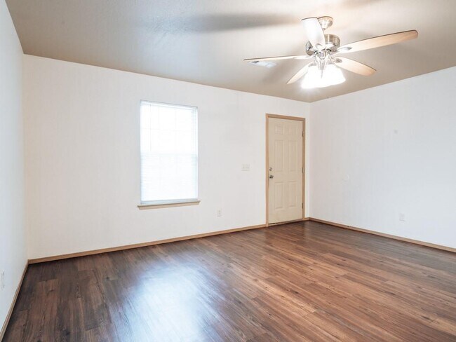 Foto del edificio - 863 Meadowlands Dr