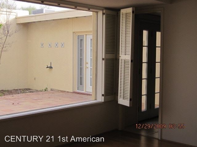Building Photo - 2 br, 2 bath Apartment - 992 N. Caribe Avenue