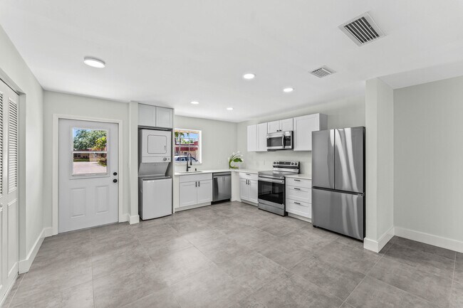 Building Photo - 711 Laconia Cir