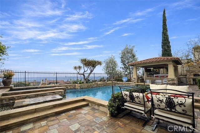 Building Photo - 19 Momento