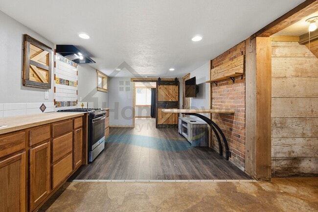 Building Photo - 801 E Harrison Ave