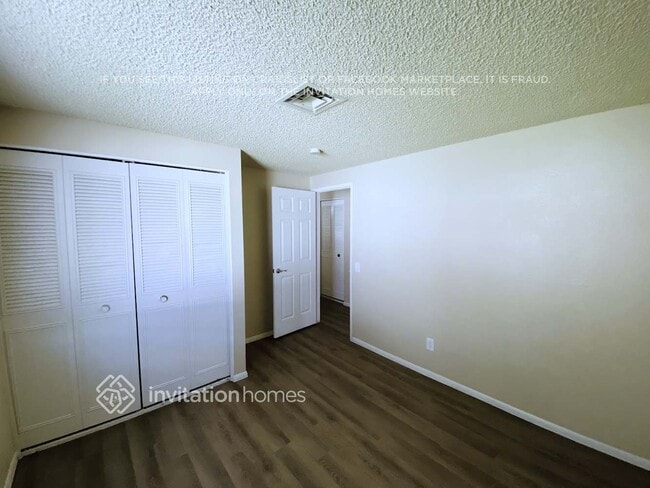 Building Photo - 2103 N Verano Way