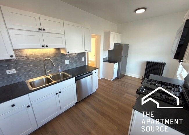 Foto del edificio - 4824 W Addison St