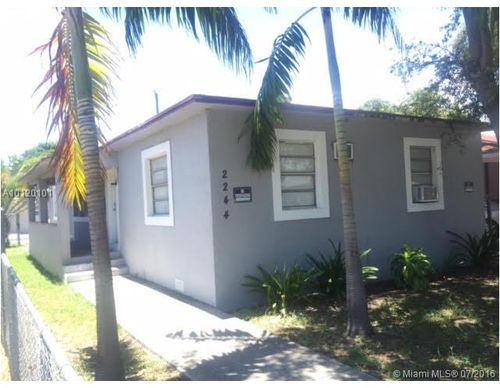 Foto principal - 2244 Hood St