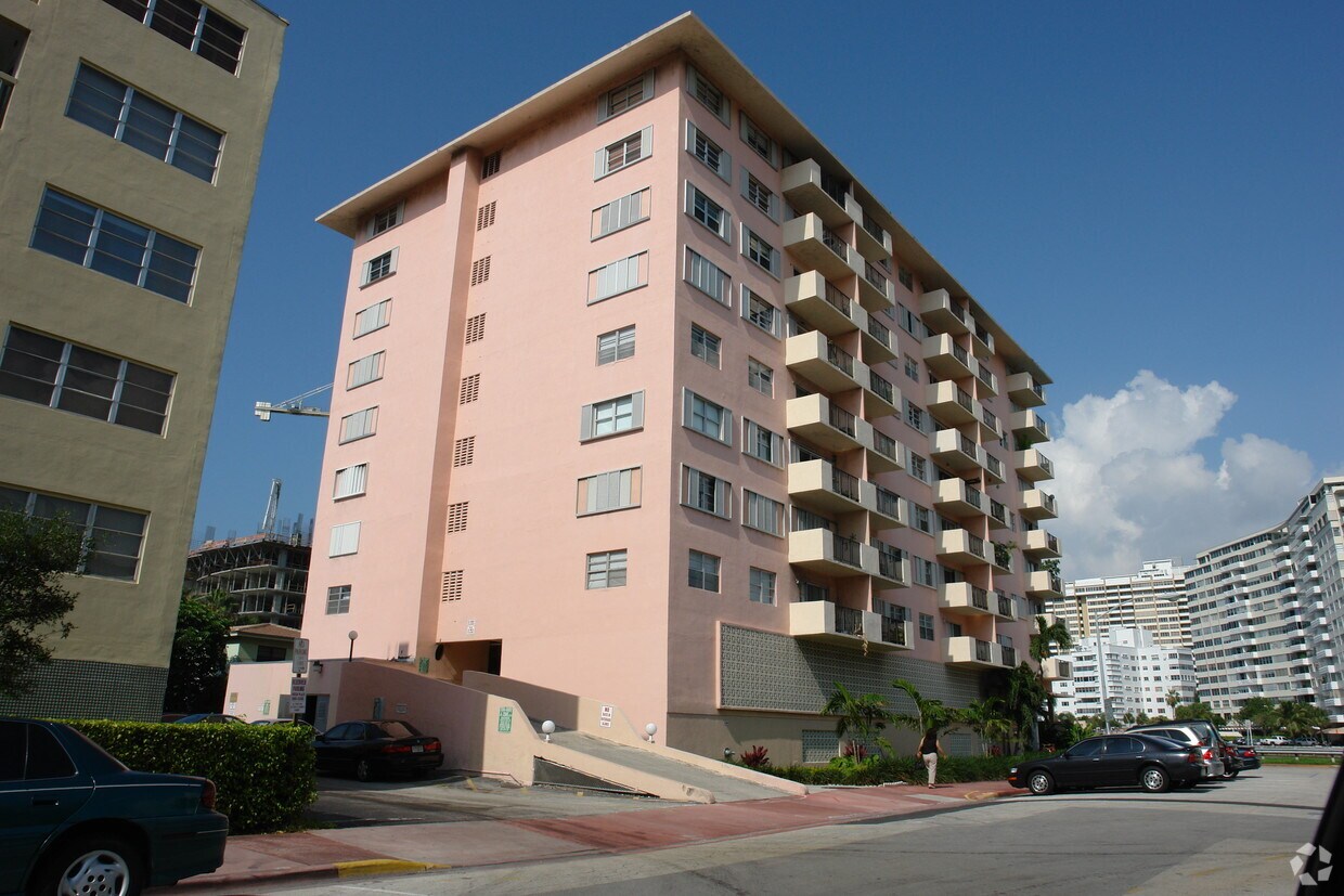 Foto del edificio - Lincoln Bay Apartments