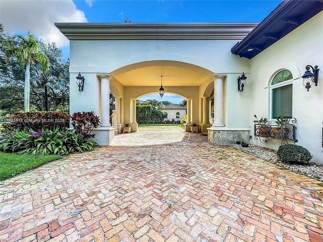 Building Photo - 6710 SW 92nd St