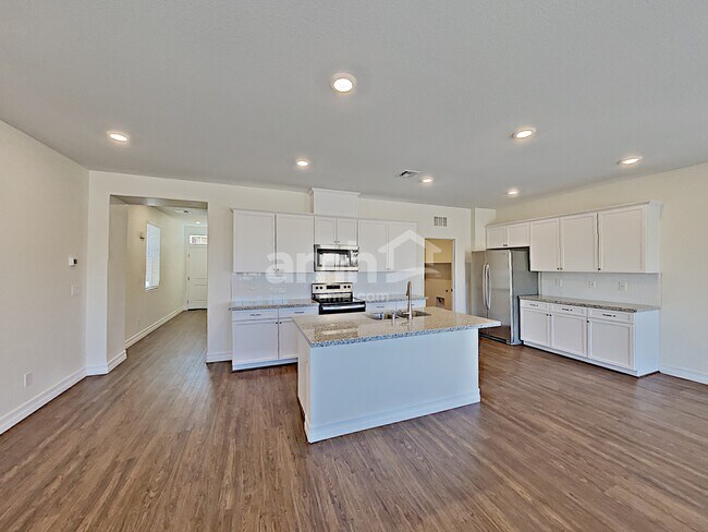 Foto del edificio - 9875 S Eastern Ave