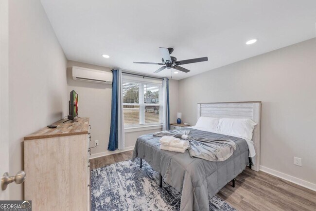 Foto del edificio - 243 N Georgia Ave