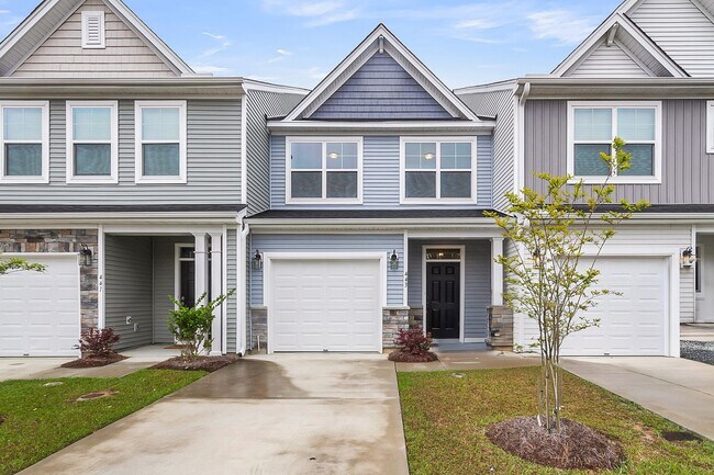 Building Photo - Move-In Ready Home in the Heart of Goose Creek