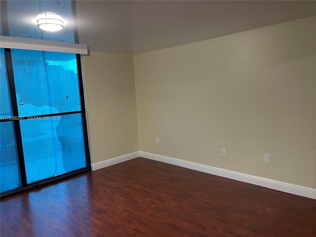 Building Photo - 210 174th St