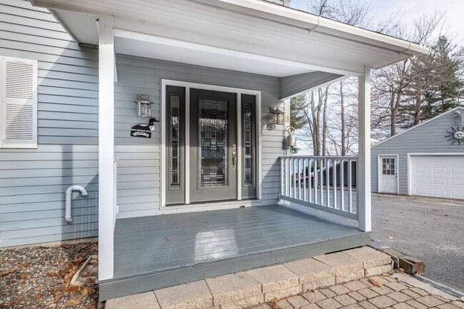 Building Photo - Sebago Lake Retreat | Sleeps 10 | Lakefron...