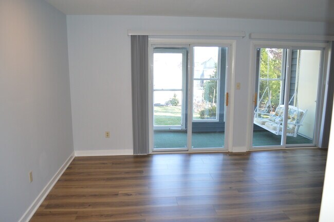 Building Photo - 47 Foxtail Ct