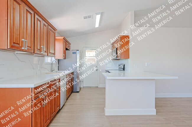 Building Photo - 10021 N 66th Ave