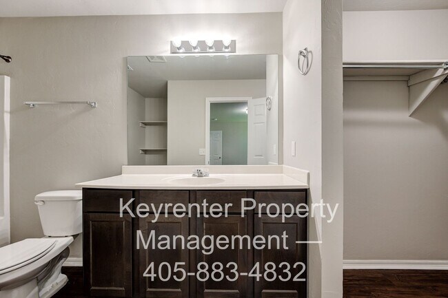 Foto del edificio - Gorgeous 3 Bed 2 Bath in Moore/SE OKC