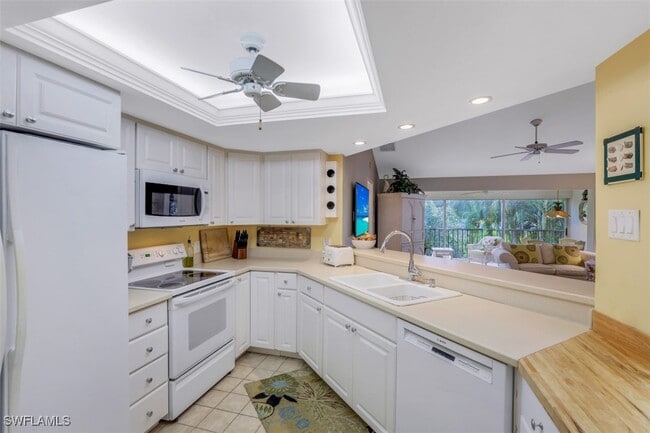 Building Photo - 5899 Chanteclair Dr
