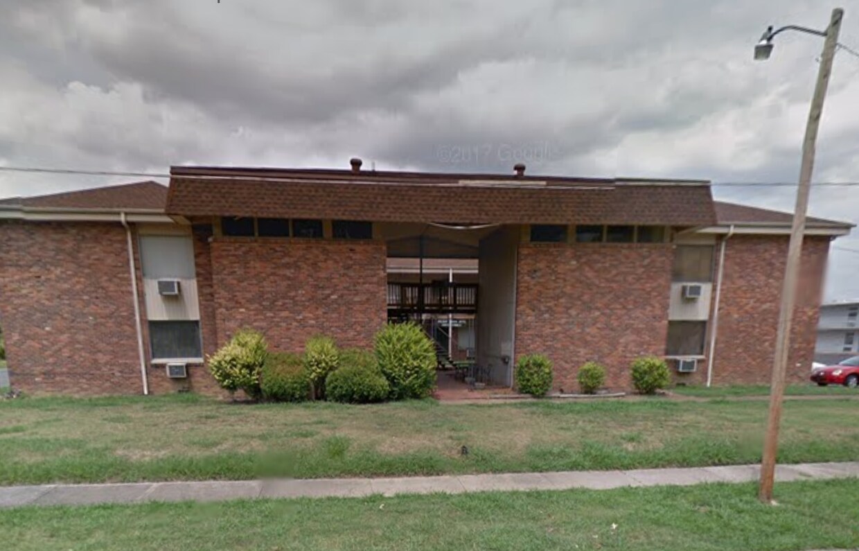 Primary Photo - 2845 Trimble St