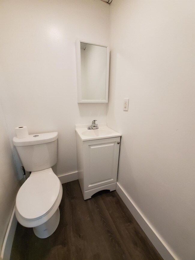 Building Photo - 249 Quail St