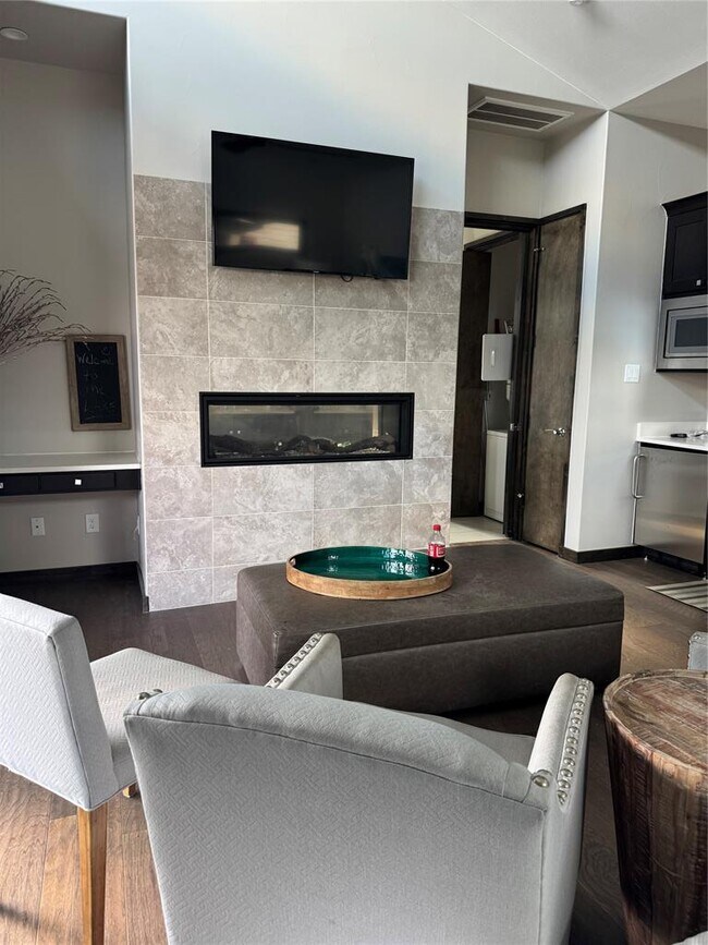 Foto del edificio - 2113 Barbaro Way