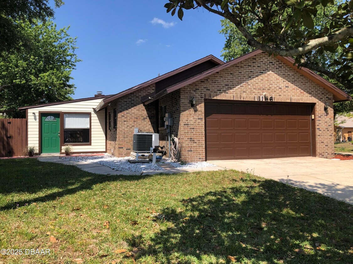 Primary Photo - 1166 Ashland Ct