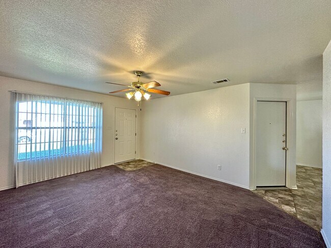 Building Photo - 5202 Lauren Lea Dr