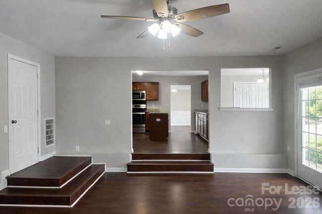 Building Photo - 10545 Barvas St