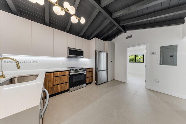 Foto del edificio - 1043 NW 48th St