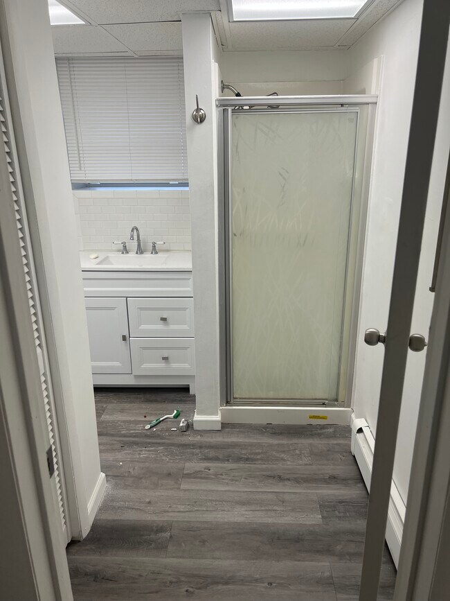 Foto del edificio - 32 Midvale Ave