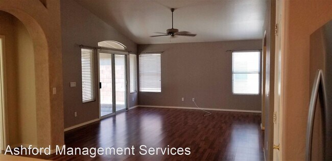Building Photo - 3 br, 2 bath House - 907 E. Tonopah Dr.