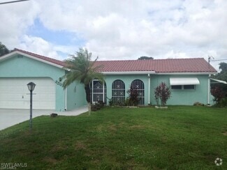 Building Photo - 2505 Lakeview Dr