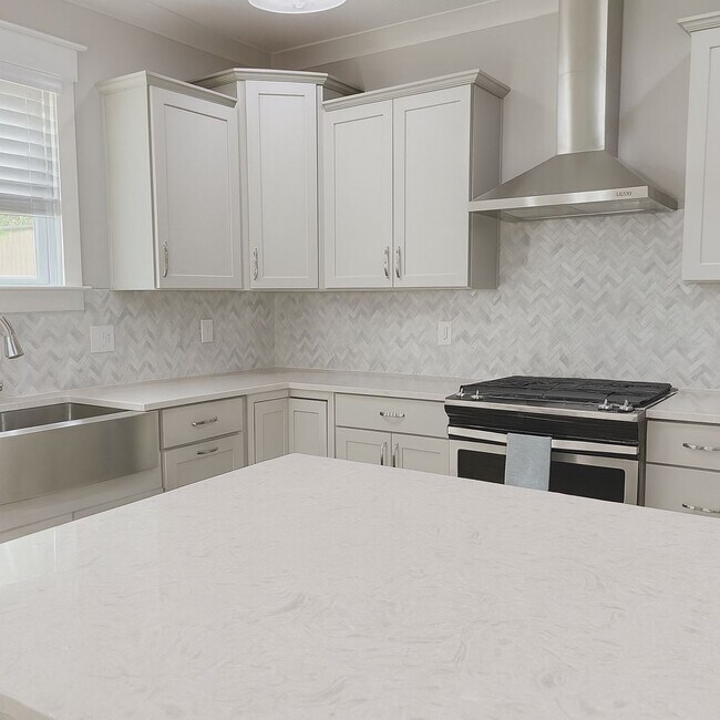 Foto del edificio - 2-712 S State St