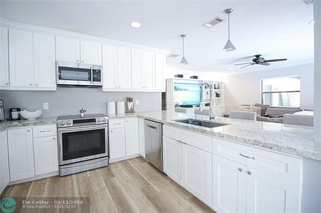 Building Photo - 4974 NW 48th Ave