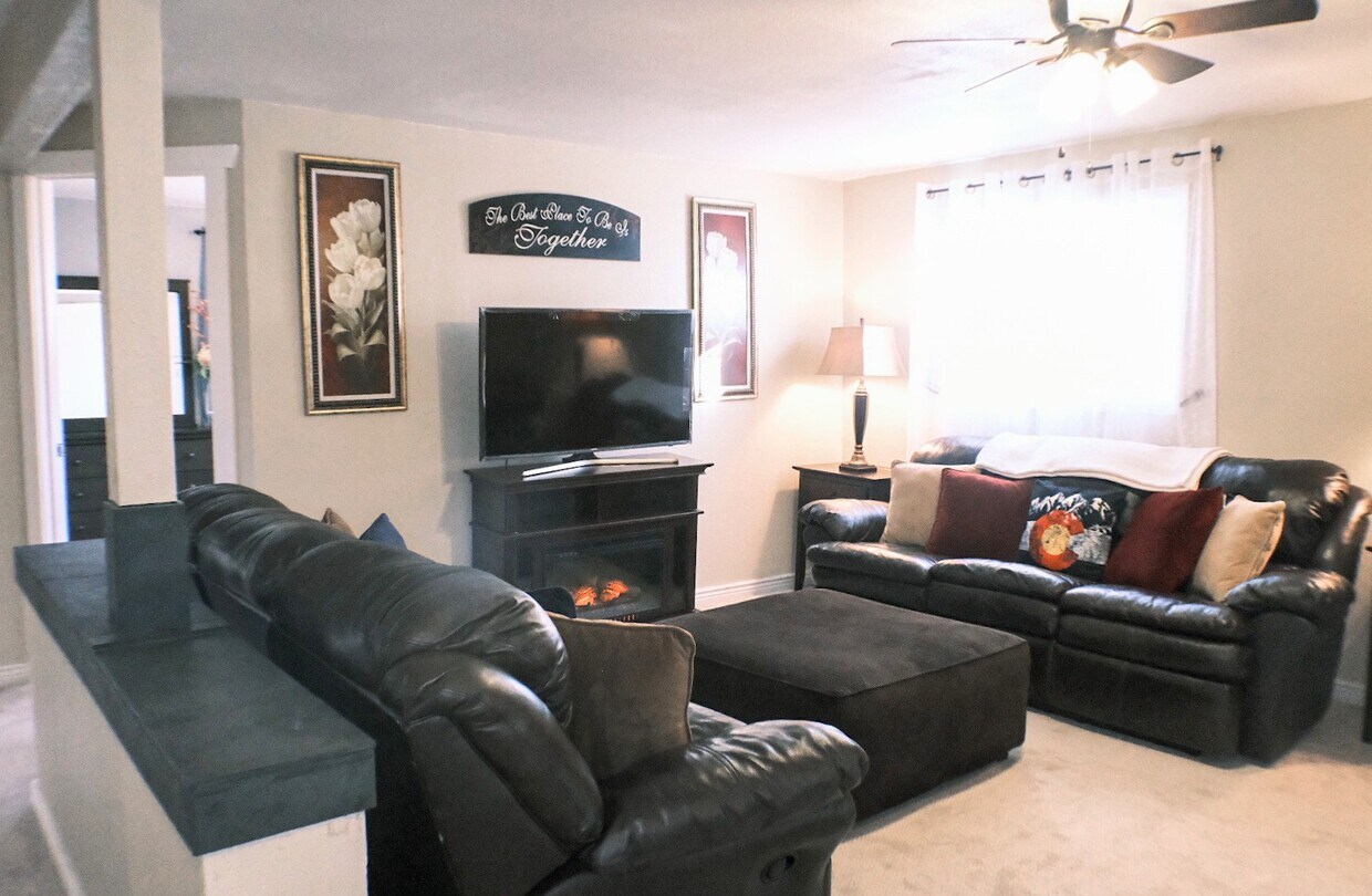 Living Room - 2661 S Quintero Way
