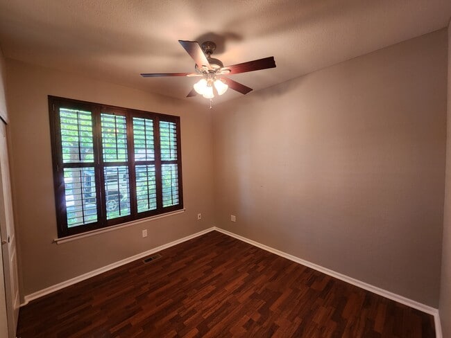 Building Photo - 9509 Cedarhurst Ln