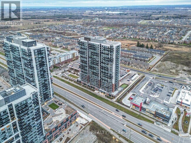 Photo du bâtiment - 2550 Simcoe St N